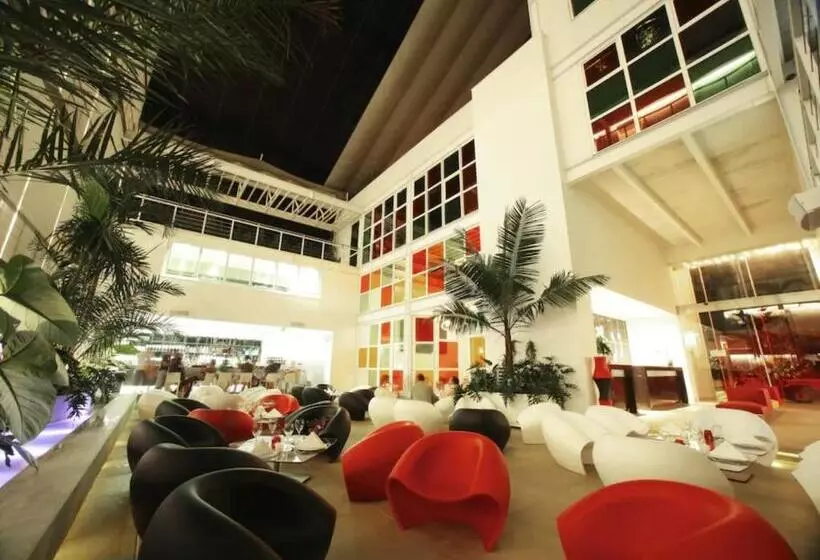 Fotos del hotel Now:  16