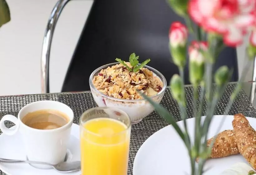 Fotos del hotel Now:  4