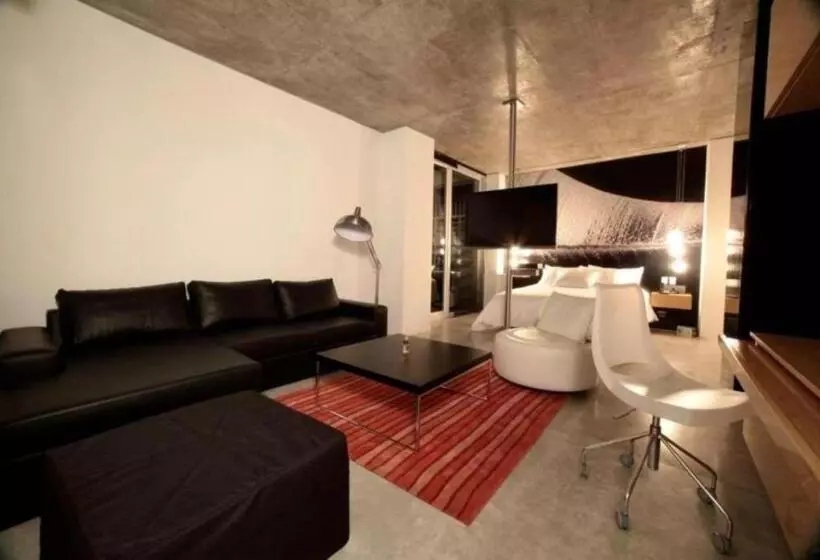 Fotos del hotel Now:  24