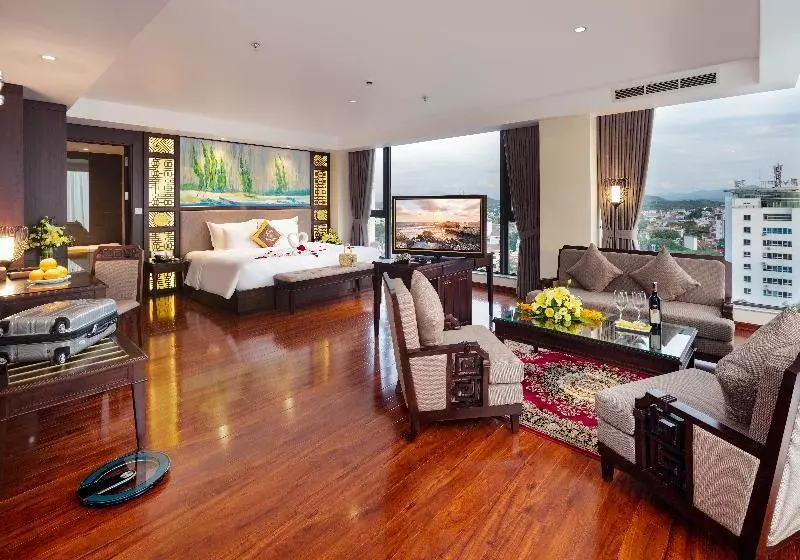 Thanh Lich Royal Boutique