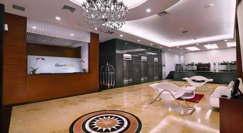 Fotos del hotel Quest  Darmo  Surabaya By Aston:  3