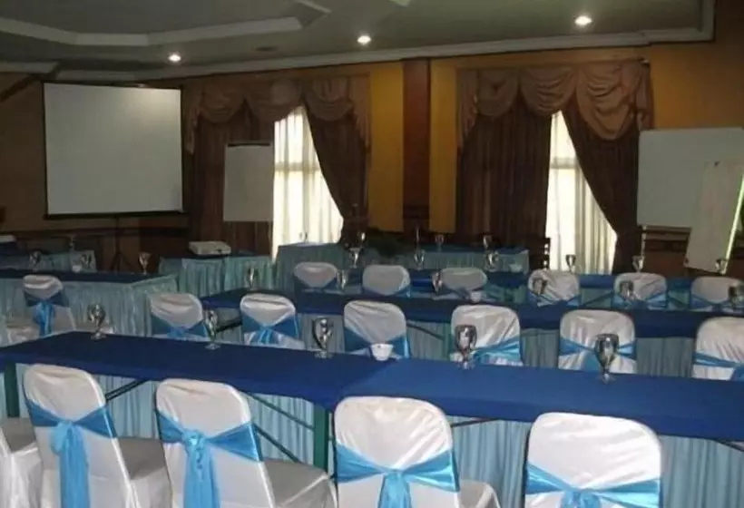 Fotos del hotel New Siliwangi Hotel & Restaurant:  4