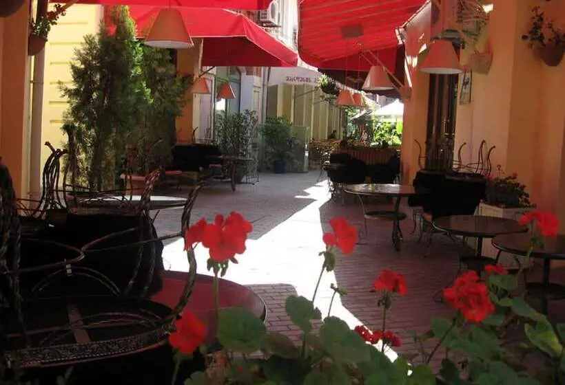 Fotos del hotel Qeroli:  5