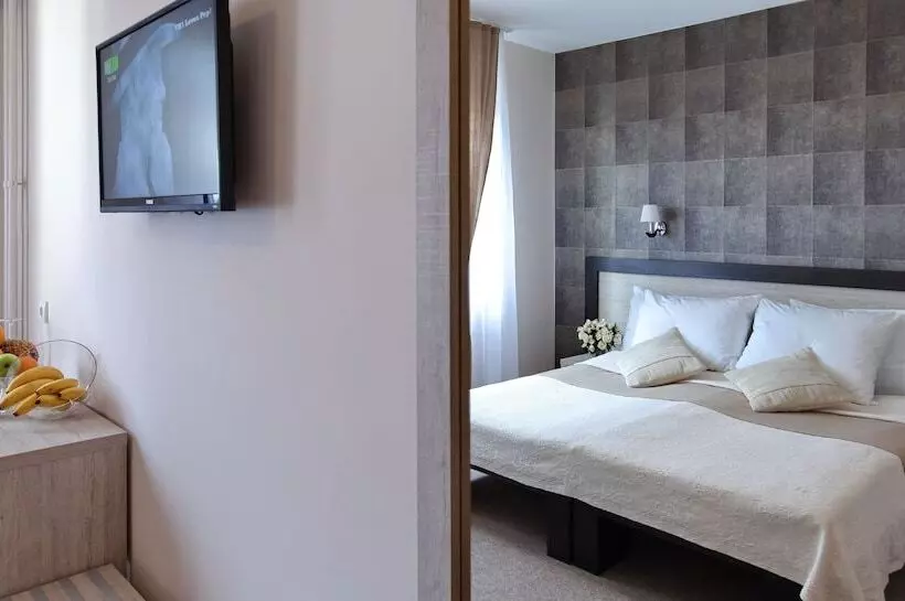 Fotos del hotel Garni Hotel Vozarev:  6