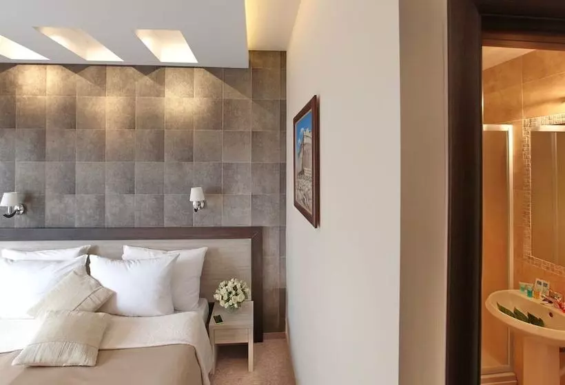 Fotos del hotel Garni Hotel Vozarev:  9