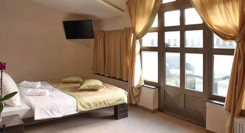 Fotos del hotel Garni Hotel Vozarev:  11