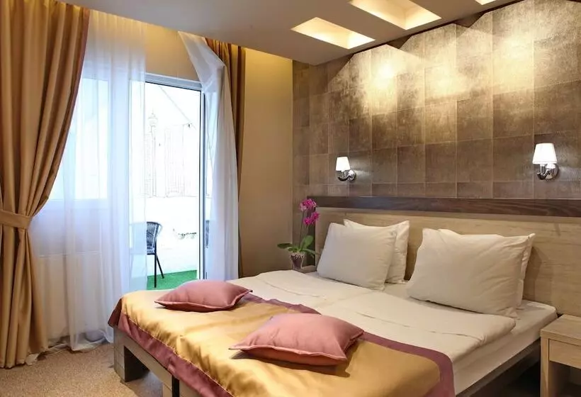 Fotos del hotel Garni Hotel Vozarev:  12