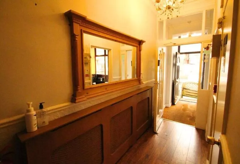 Fotos del hotel Abbey Lodge:  2