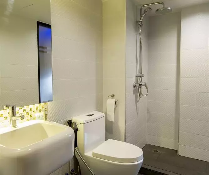 Fotos del hotel Eleven Avenue Suites:  19