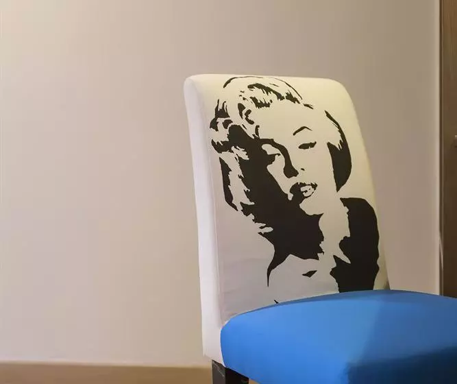 Fotos del hotel Eleven Avenue Suites:  6