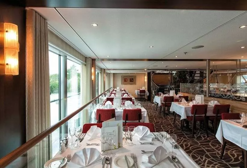 Fotos del hotel Crossgates Ship 4 Star  Altstadtnord  Köln:  4