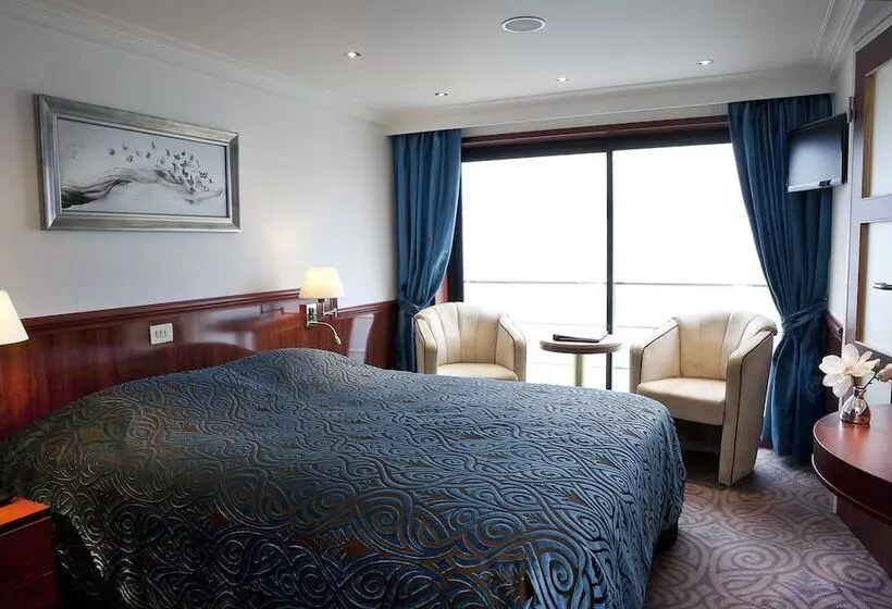 Fotos del hotel Crossgates Ship 4 Star  Altstadtnord  Köln:  1