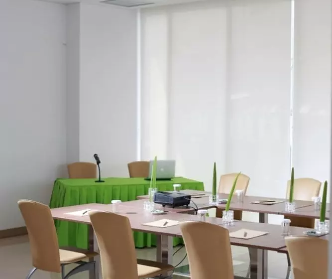 Fotos del hotel Whiz Hotel Cikini Jakarta:  10