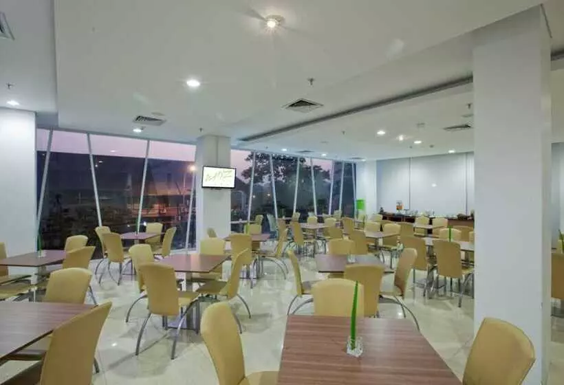 Fotos del hotel Whiz Hotel Cikini Jakarta:  9