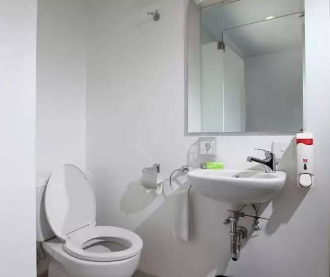 Fotos del hotel Whiz Hotel Cikini Jakarta:  11