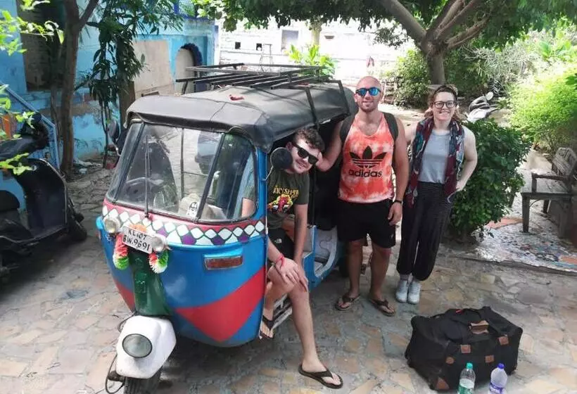 Fotos del hotel Yogis Guest House:  6