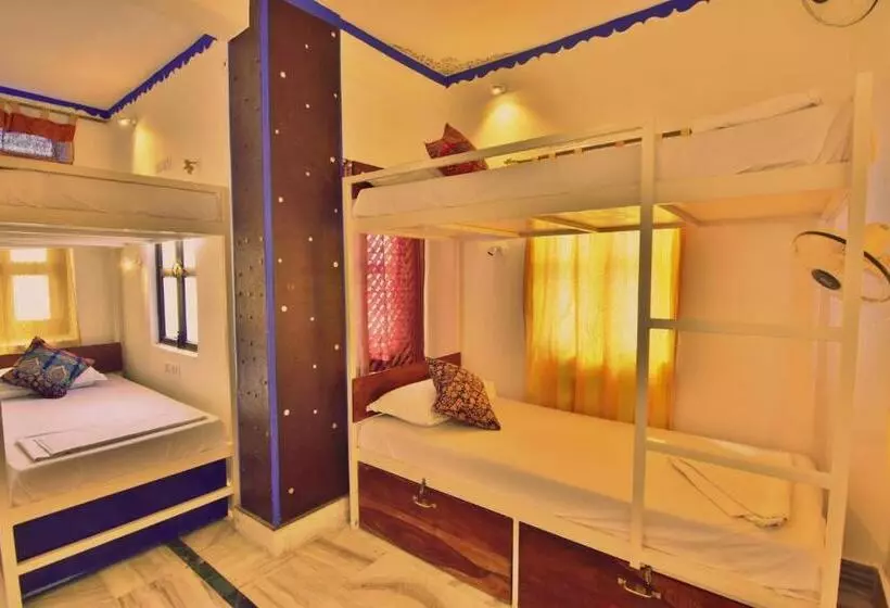 Fotos del hotel Yogis Guest House:  25