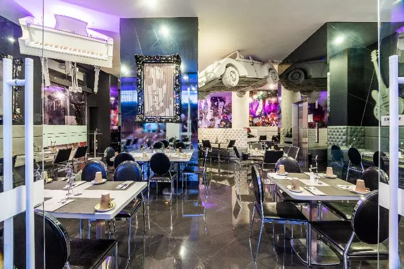 Fotos del hotel Black Tower Premium:  15