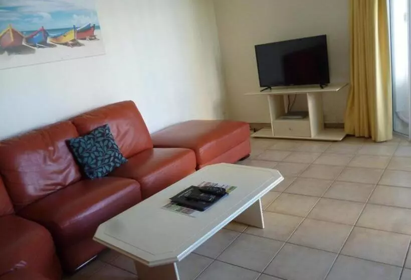 Fotos del hotel Le Lavandou Holiday Apartments:  2