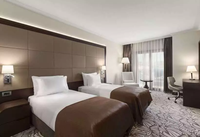 Fotos del hotel Ramada  & Suites By Wyndham Istanbul Merter:  21