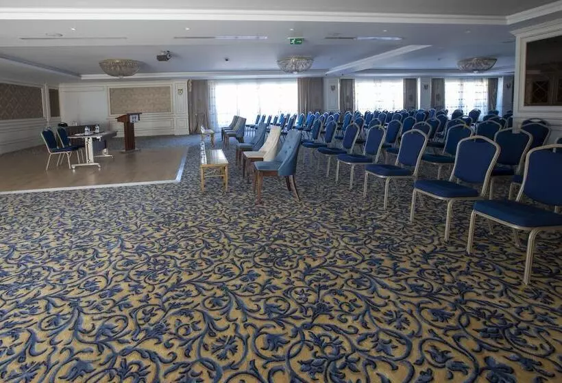 Fotos del hotel Ramada  & Suites By Wyndham Istanbul Merter:  13