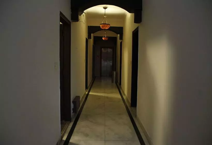 Fotos del hotel Oyo Rooms Gaffar Market 1:  7
