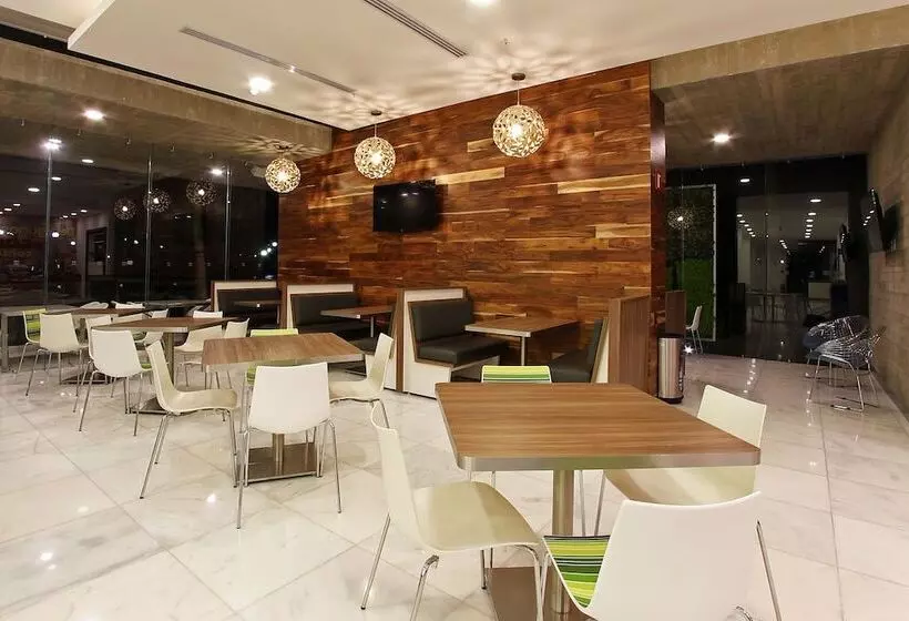 Fotos del hotel One Villahermosa 2000:  20