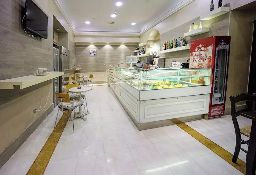 Fotos del hotel New Sayonara:  11