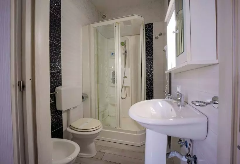 Fotos del hotel New Sayonara:  12