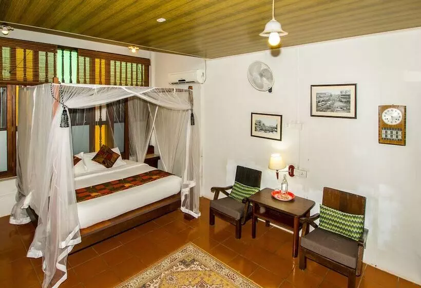 Noordin Street House