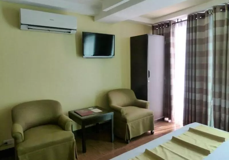 Fotos del hotel Silver Oaks Suite:  3