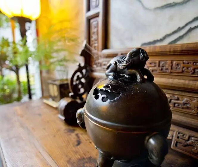 Fotos del hotel Cours Et Pavillons:  15