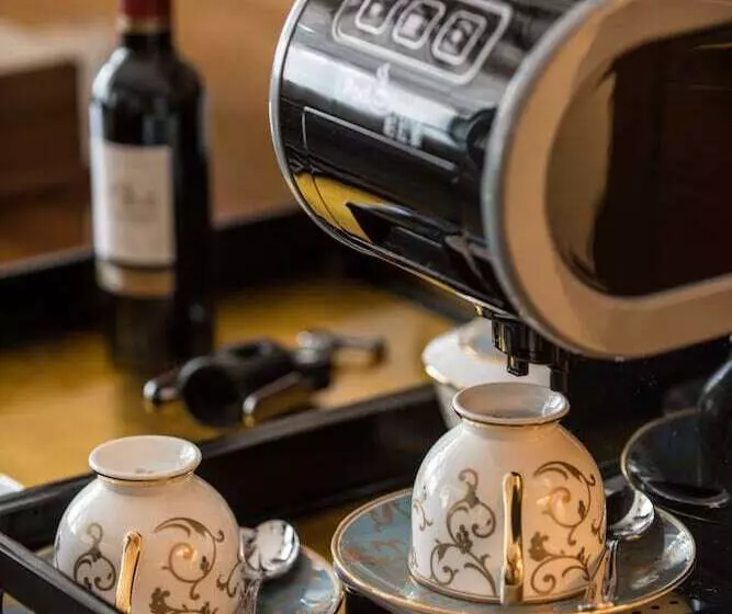 Fotos del hotel Cours Et Pavillons:  21