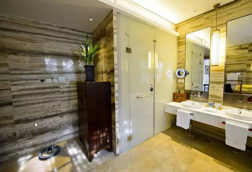 Fotos del hotel Cours Et Pavillons:  14