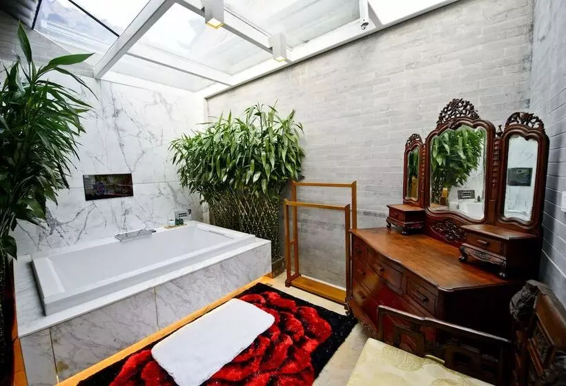 Fotos del hotel Cours Et Pavillons:  3