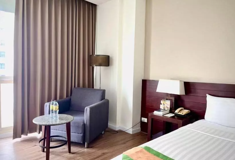 Fotos del hotel Golden Crown Grand:  10