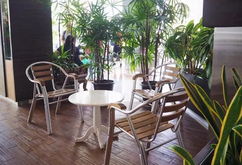 Fotos del hotel Golden Crown Grand:  6