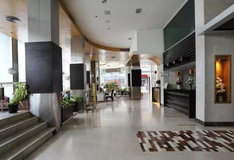 Fotos del hotel Golden Crown Grand:  3