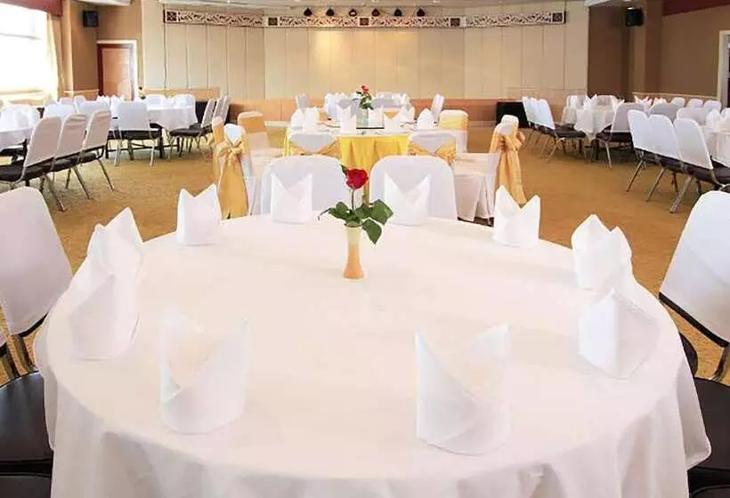 Fotos del hotel Golden Crown Grand:  24