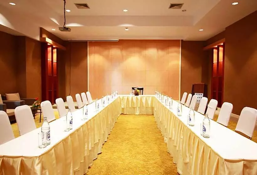 Fotos del hotel Golden Crown Grand:  5