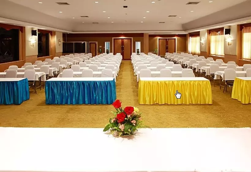 Fotos del hotel Golden Crown Grand:  17