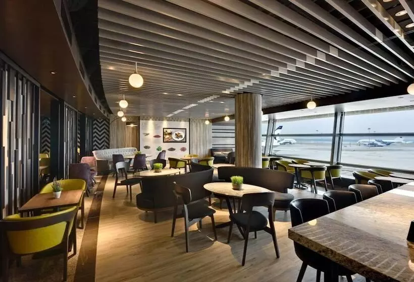 Fotos del hotel Plaza Premium Lounge Klia  Wellness Spa:  11