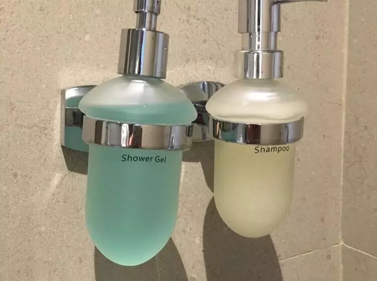 Fotos del hotel Plaza Premium Lounge Klia  Wellness Spa:  17