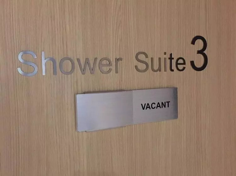 Fotos del hotel Plaza Premium Lounge Klia  Wellness Spa:  15