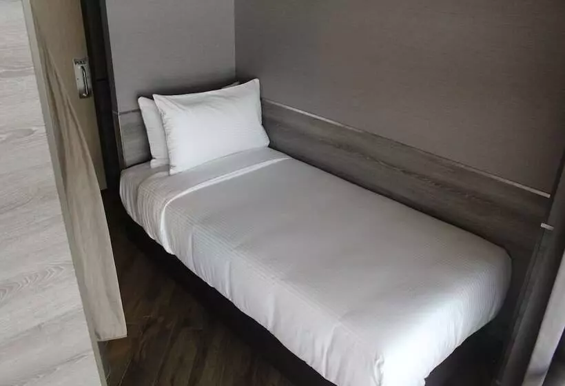 Fotos del hotel Plaza Premium Lounge Klia  Wellness Spa:  8