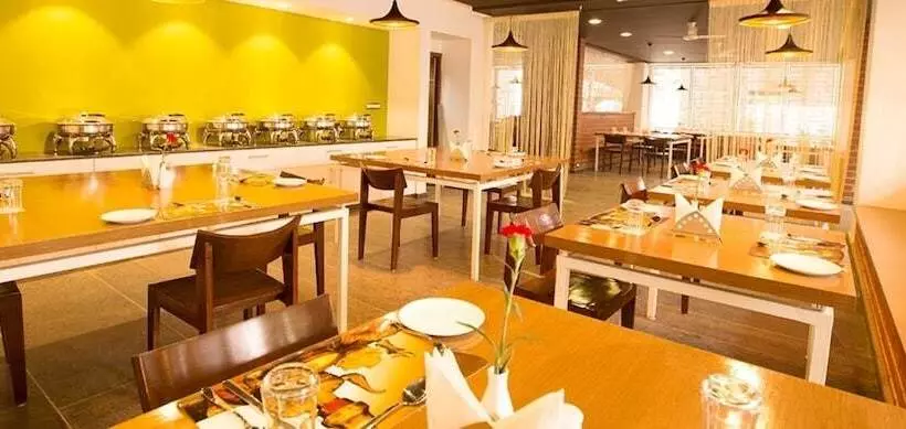 Fotos del hotel Vinaya Royal Inn:  5