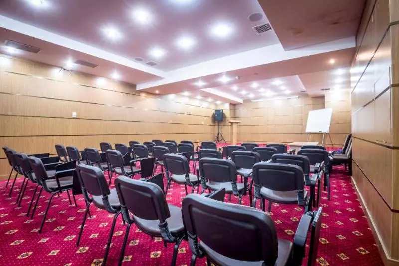 Fotos del hotel Ruma Expo:  5