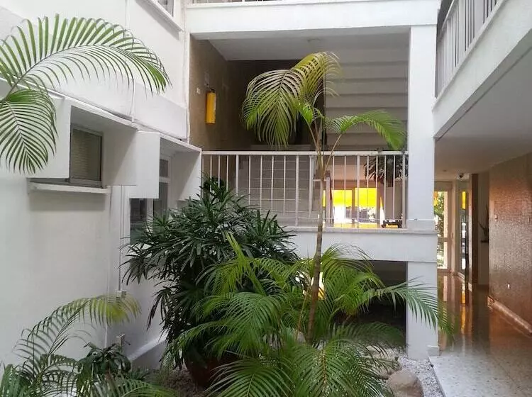 Fotos del hotel Vallclaire Suites:  25