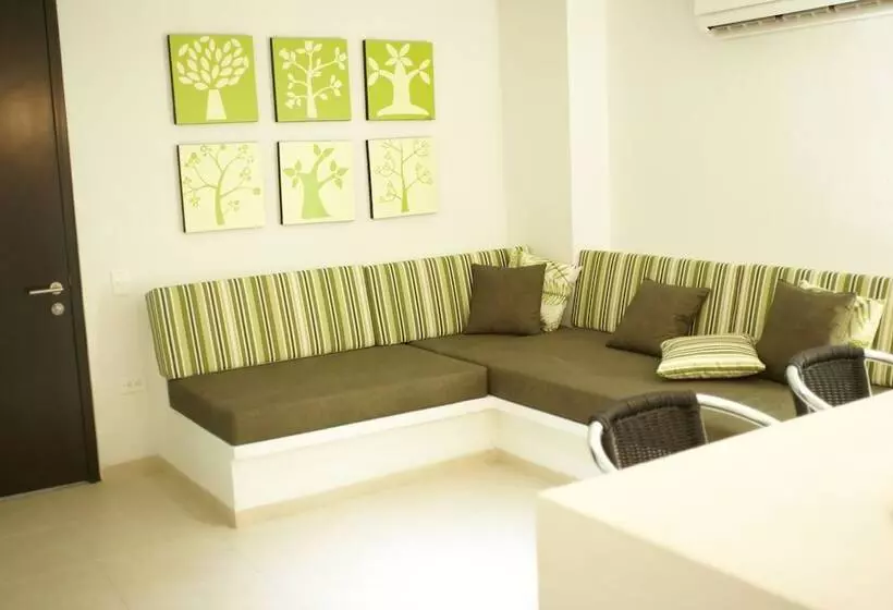 Fotos del hotel Vallclaire Suites:  2