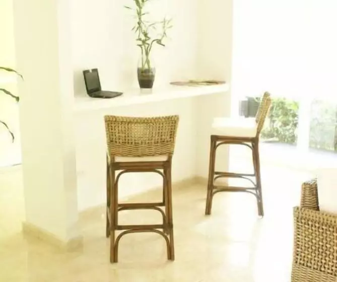 Fotos del hotel Vallclaire Suites:  4